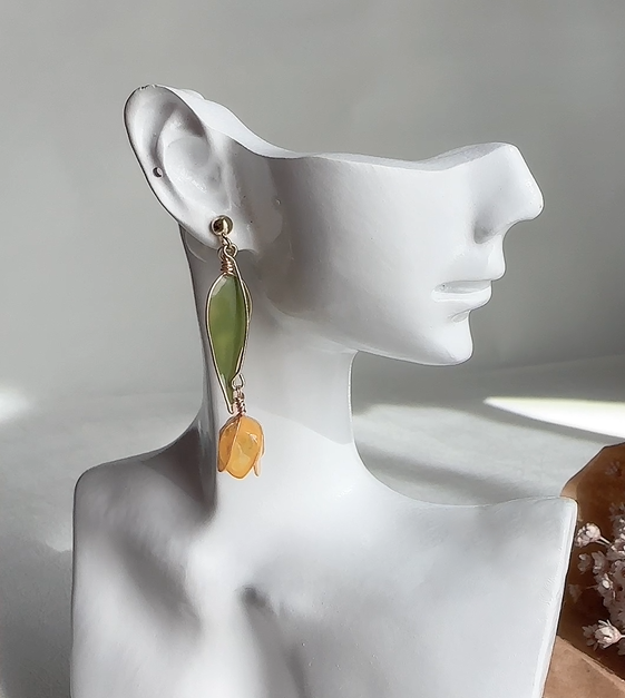 Tulip Wire Dangling Earrings