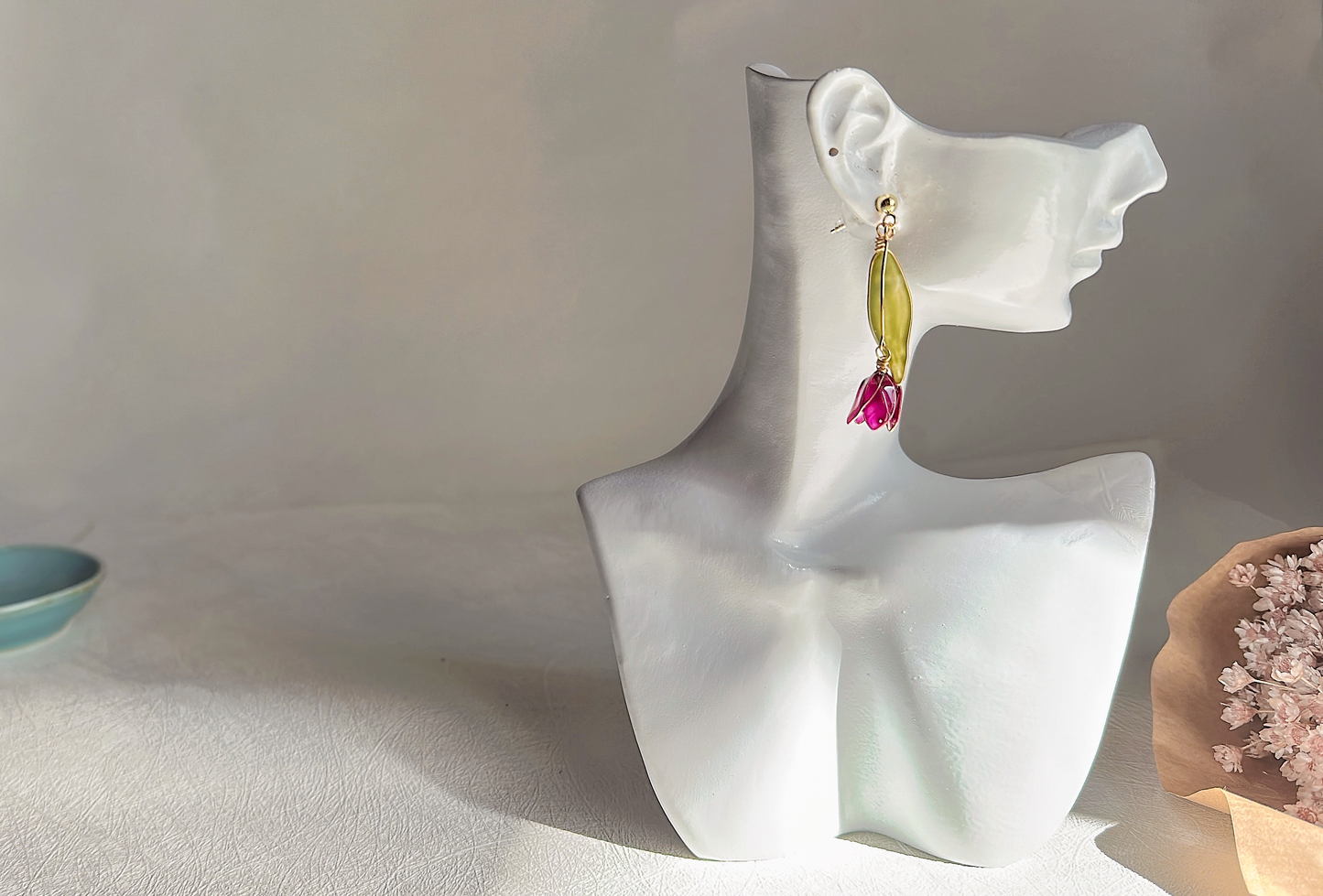 Tulip Wire Dangling Earrings