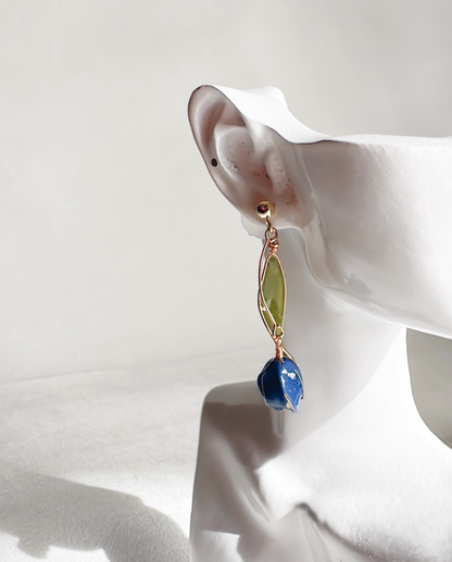Tulip Wire Dangling Earrings